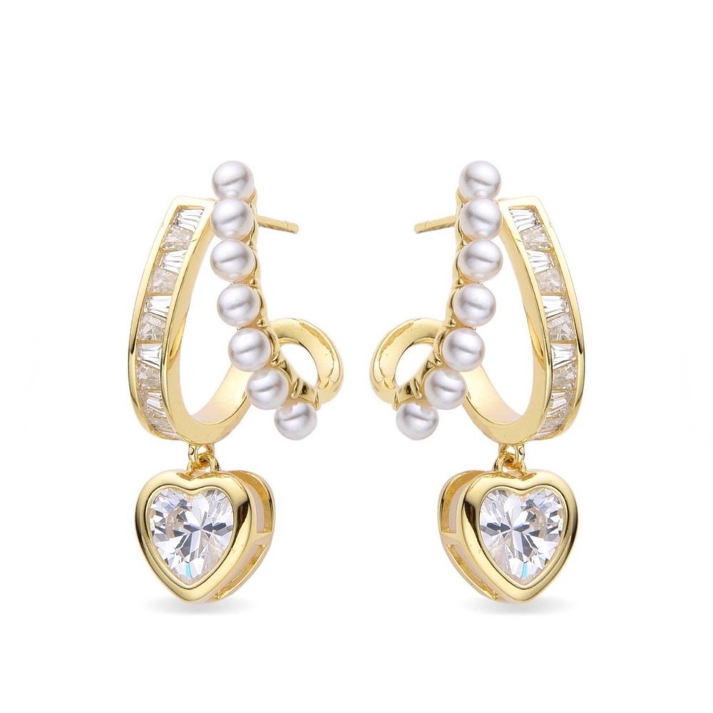 Claw Dangle Heart Earrings | 14K Gold Plated | Luxury Jewelry